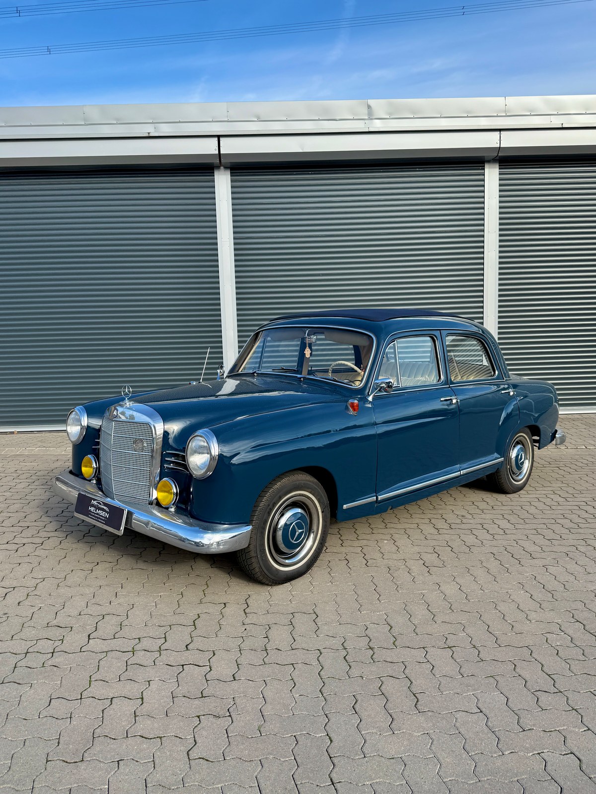 Mercedes-Benz Ponton Oldtimer in Blau